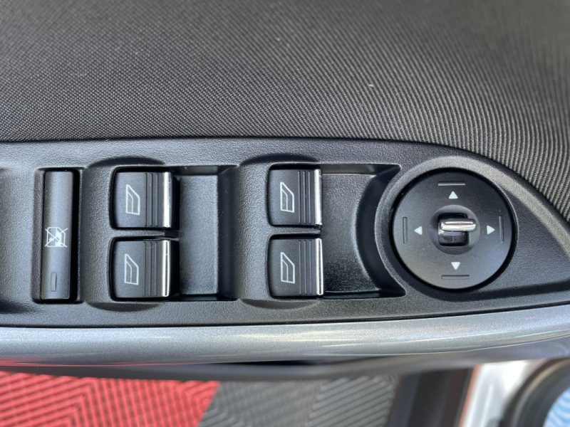 FORD FOCUS 1000 SCTI 100 CV S&S   GARANTIE 3/12 MOIS 2012