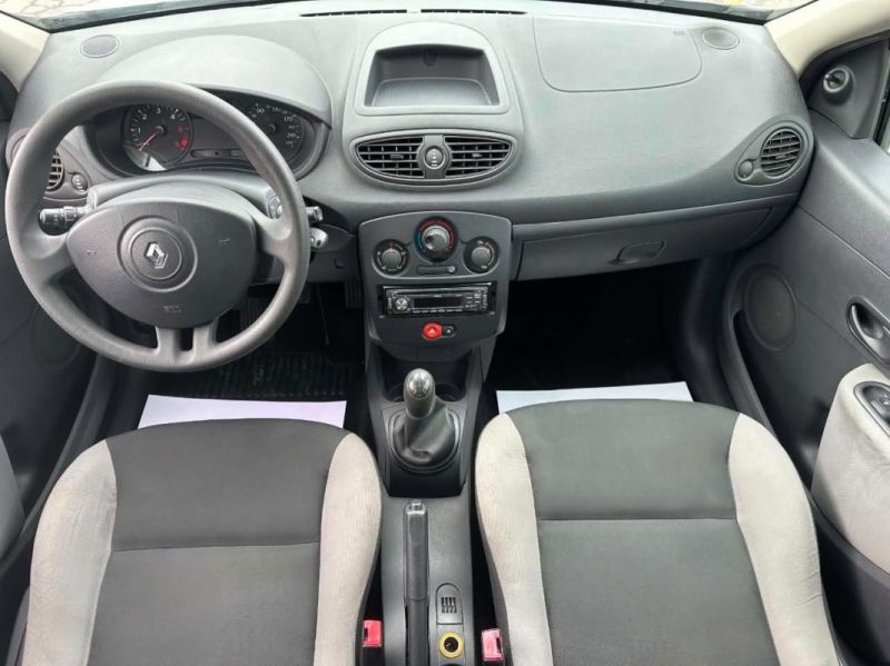 RENAULT CLIO  2011