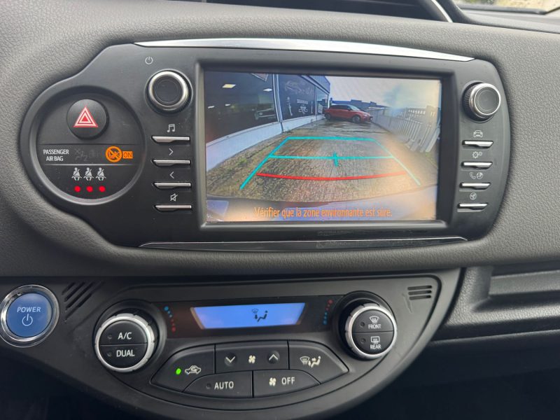 TOYOTA YARIS III YARIS 100H HYBRID FRANCE BUISNESS 2020