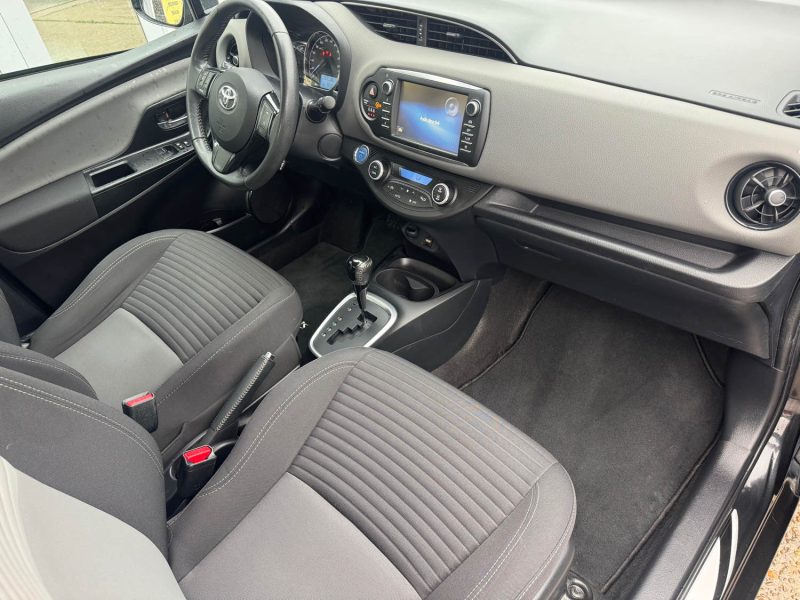 TOYOTA YARIS III YARIS 100H HYBRID FRANCE BUISNESS 2020