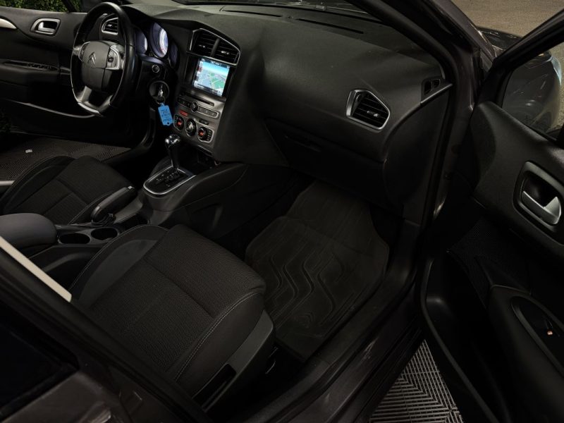 CITROEN C4 II PHASE 2 SHINE 1.2 130 Cv BOITE AUTO / APPLE CARPLAY ECRAN GPS ATTELAGE - GARANTIE 1 AN