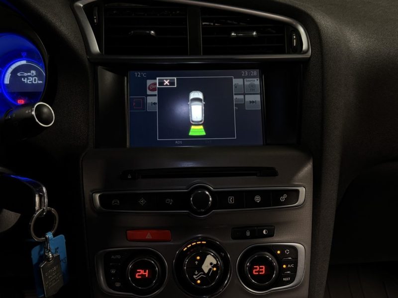 CITROEN C4 II PHASE 2 SHINE 1.2 130 Cv BOITE AUTO / APPLE CARPLAY ECRAN GPS ATTELAGE - GARANTIE 1 AN