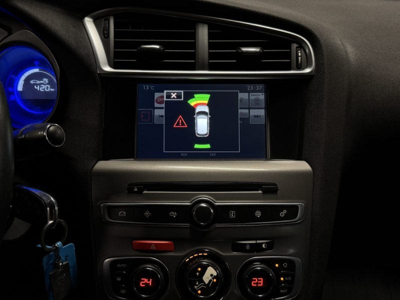 CITROEN C4 II PHASE 2 SHINE 1.2 130 Cv BOITE AUTO / APPLE CARPLAY ECRAN GPS ATTELAGE - GARANTIE 1 AN
