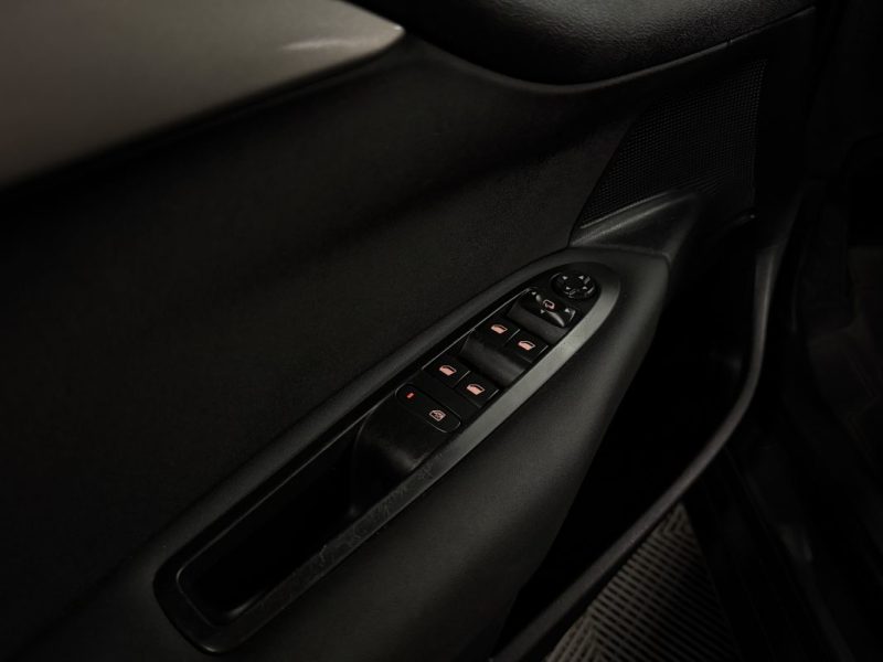 CITROEN C4 II PHASE 2 SHINE 1.2 130 Cv BOITE AUTO / APPLE CARPLAY ECRAN GPS ATTELAGE - GARANTIE 1 AN