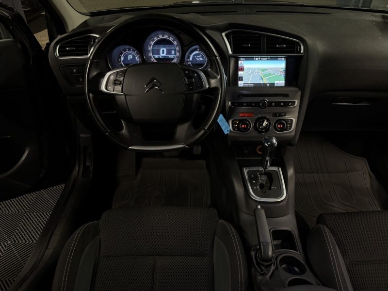 CITROEN C4 II PHASE 2 SHINE 1.2 130 Cv BOITE AUTO / APPLE CARPLAY ECRAN GPS ATTELAGE - GARANTIE 1 AN
