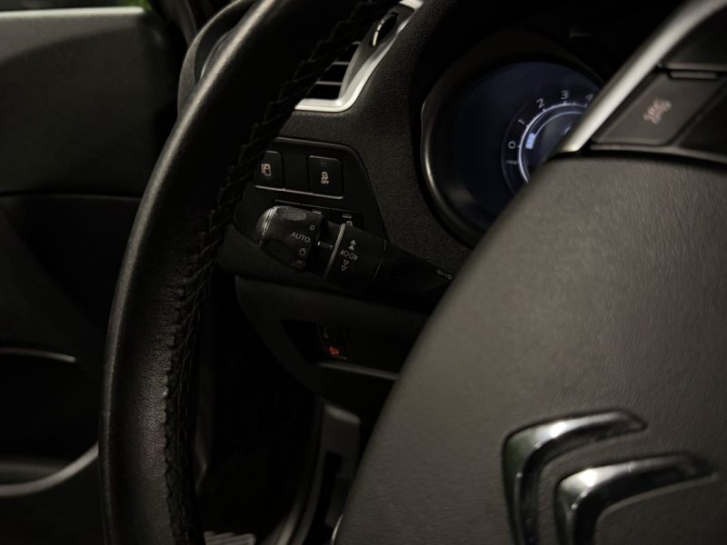 CITROEN C4 II PHASE 2 SHINE 1.2 130 Cv BOITE AUTO / APPLE CARPLAY ECRAN GPS ATTELAGE - GARANTIE 1 AN