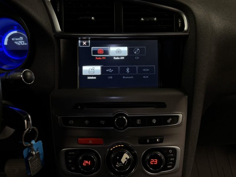 CITROEN C4 II PHASE 2 SHINE 1.2 130 Cv BOITE AUTO / APPLE CARPLAY ECRAN GPS ATTELAGE - GARANTIE 1 AN