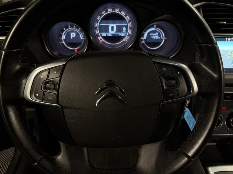CITROEN C4 II PHASE 2 SHINE 1.2 130 Cv BOITE AUTO / APPLE CARPLAY ECRAN GPS ATTELAGE - GARANTIE 1 AN