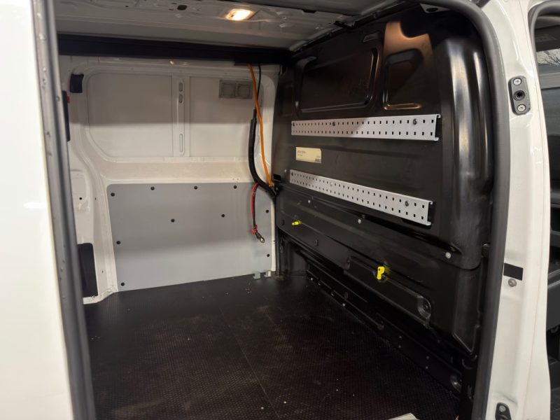 PEUGEOT EXPERT III 2.0 BLUEHDI 120 S&S L1H1 ASPHALT EAT8 ECRAN TACTILE / BOITE AUTO - Garantie 1 an