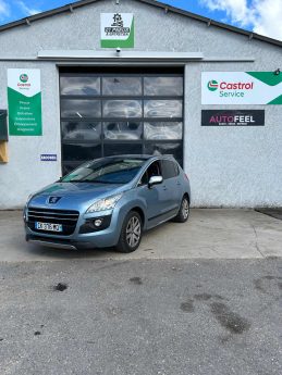 PEUGEOT 3008 2.0 E-HDI HYBRIDE 200CH 