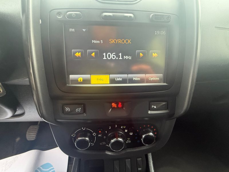 DACIA DUSTER PRESTIGE PHASE 2 1.2I - 16V TURBO TCE 125CV 4X2 2015