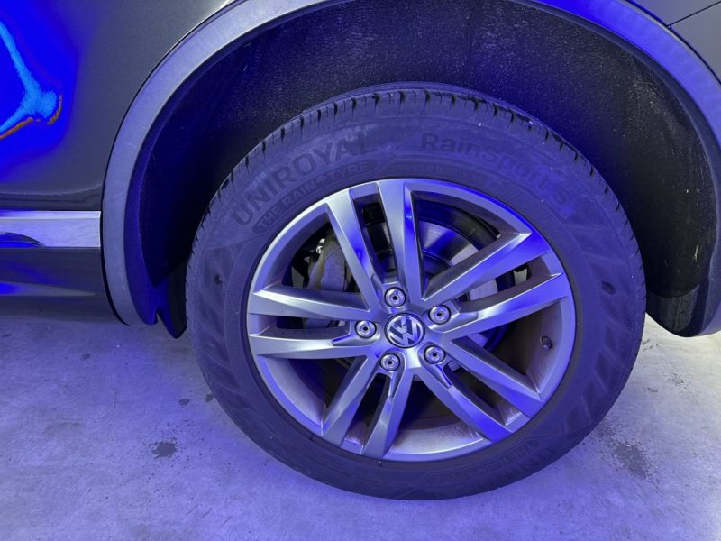 VOLKSWAGEN TOUAREG R-Line · 3.0 V6 TDI 204ch BlueMotion Technology 4Motion - Garantie 12 mois