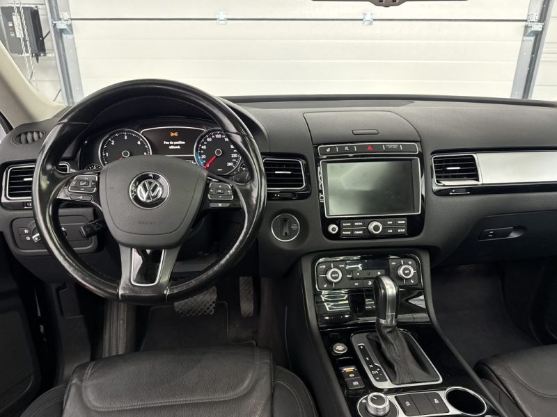 VOLKSWAGEN TOUAREG R-Line · 3.0 V6 TDI 204ch BlueMotion Technology 4Motion - Garantie 12 mois