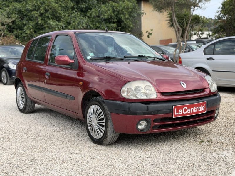 RENAULT CLIO AUTHENTIQUE 2000