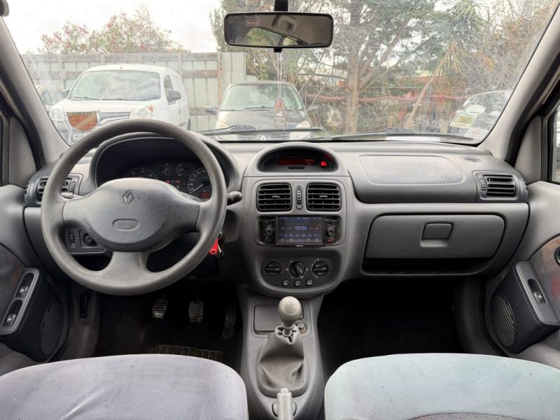 RENAULT CLIO AUTHENTIQUE 2000