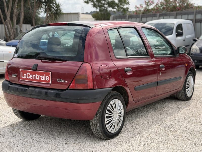 RENAULT CLIO AUTHENTIQUE 2000