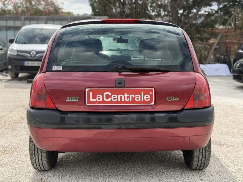 RENAULT CLIO AUTHENTIQUE 2000