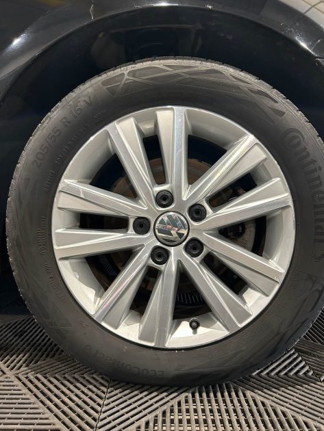 VOLKSWAGEN GOLF 1.6 TDI 105CH