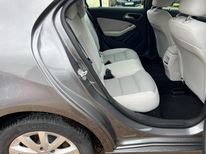 MERCEDES CLASSE A180 i 122 ch Intuition