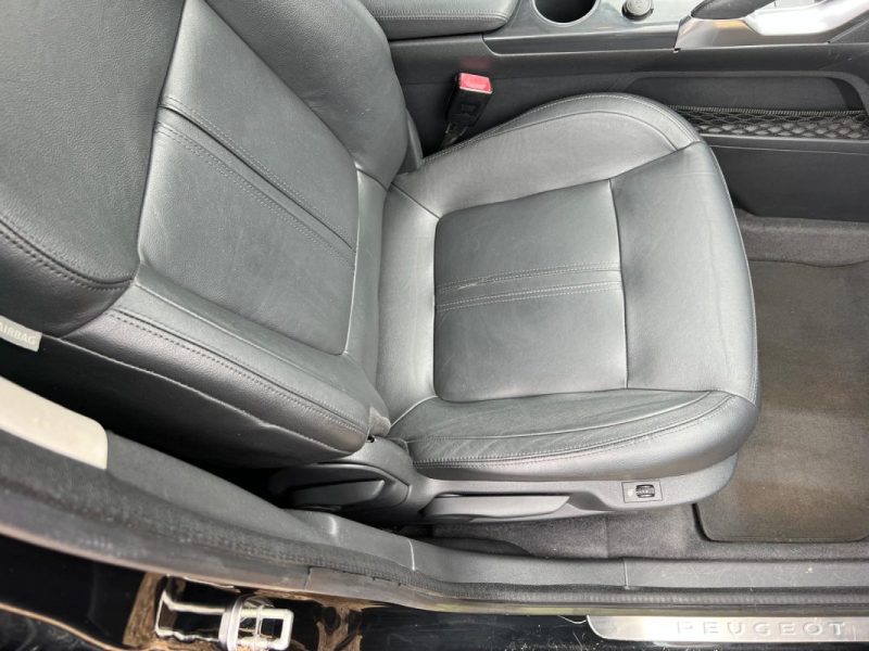 PEUGEOT 3008 1.6 E-HDi 16v 112 ch FELINE BMP6
