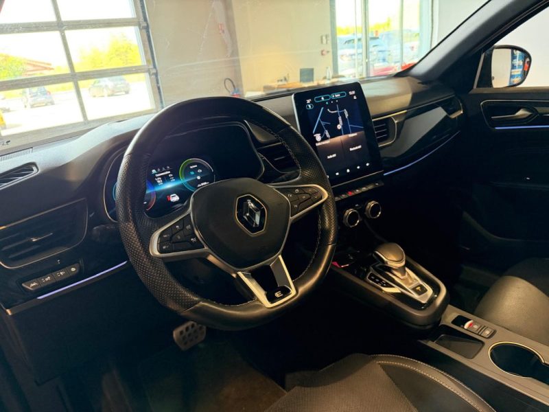 RENAULT ARKANA 145 E-TECH ENGINEERED / TOIT OUVRANT / BOSE / ATTELAGE  2023