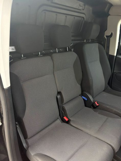 PEUGEOT PARTNER HDI 130 EAT8 