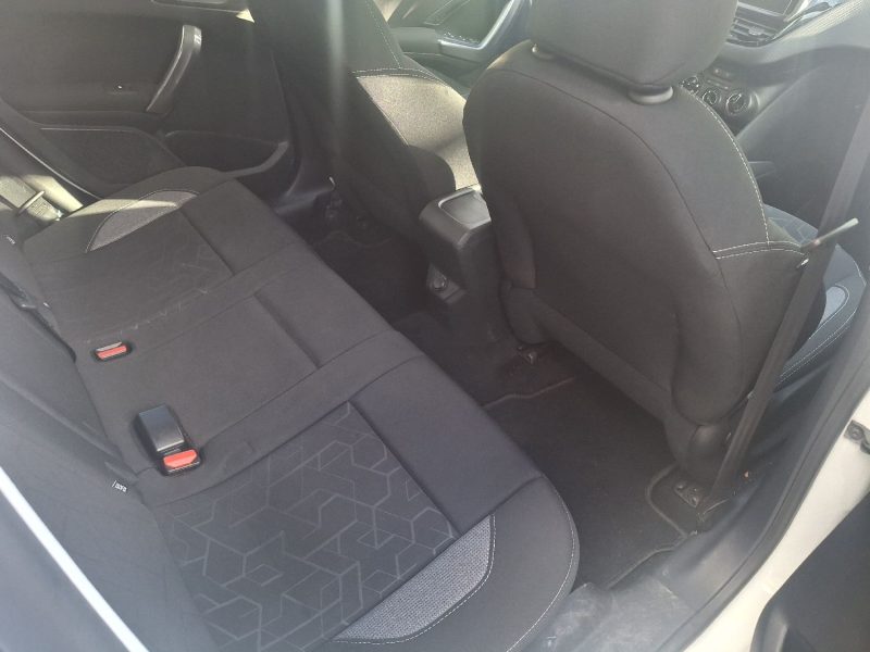 PEUGEOT 2008 1.2 PURETECH 82CH STYLE