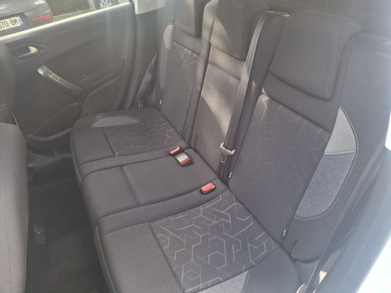PEUGEOT 2008 1.2 PURETECH 82CH STYLE
