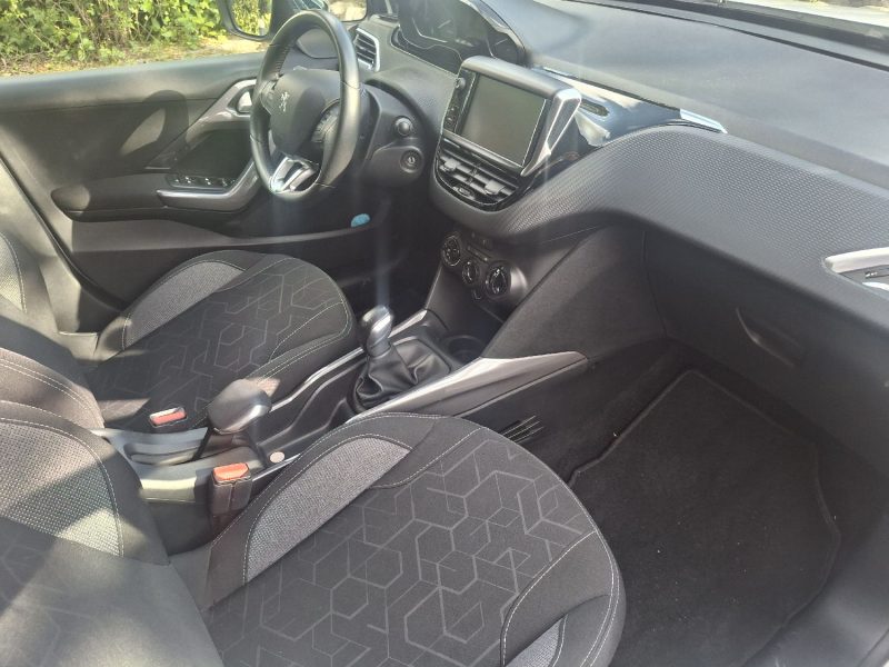 PEUGEOT 2008 1.2 PURETECH 82CH STYLE