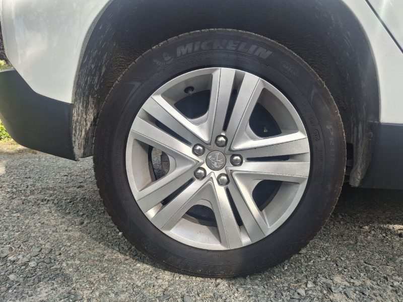 PEUGEOT 2008 1.2 PURETECH 82CH STYLE