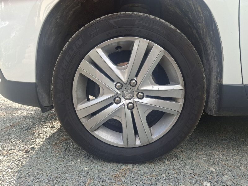 PEUGEOT 2008 1.2 PURETECH 82CH STYLE