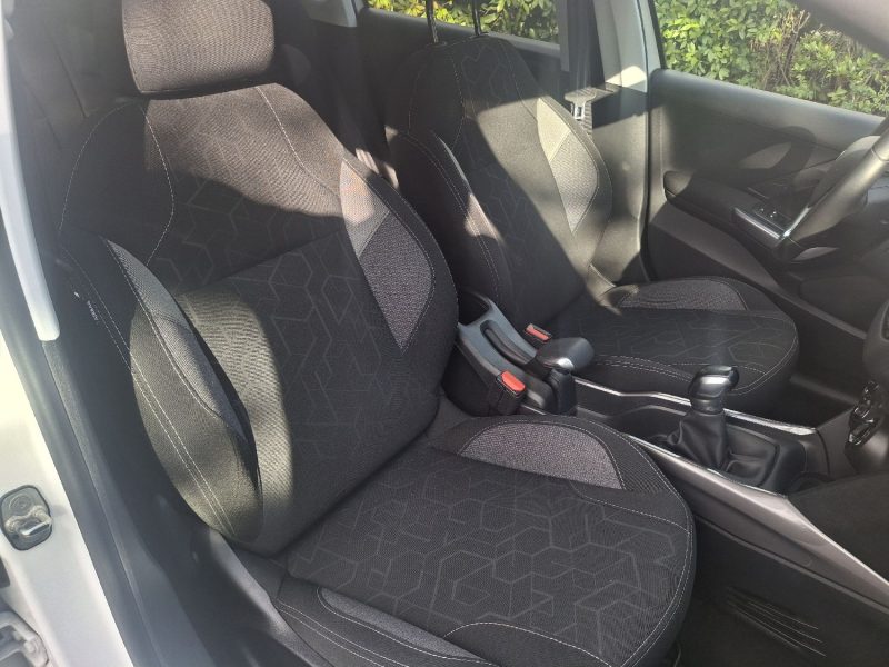 PEUGEOT 2008 1.2 PURETECH 82CH STYLE