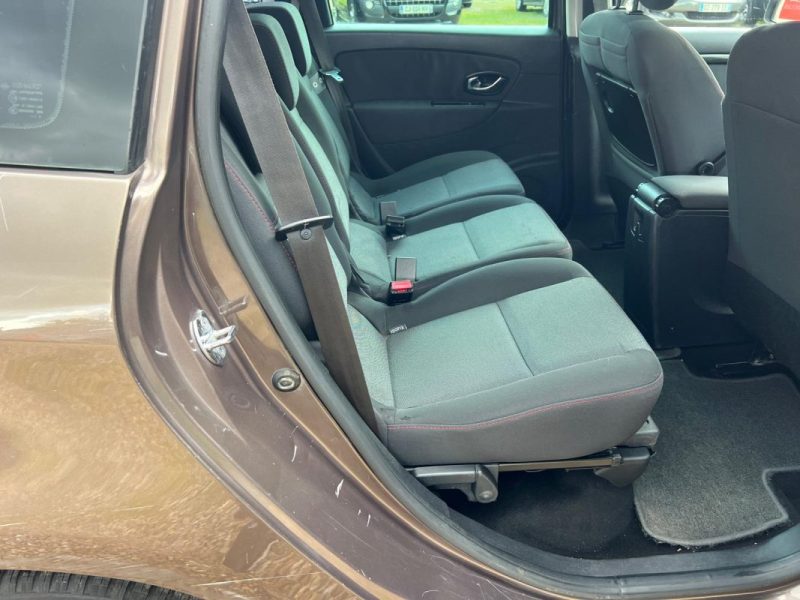 RENAULT GRAND SCENIC 1.5 dCi 110 ch Confort 7PL