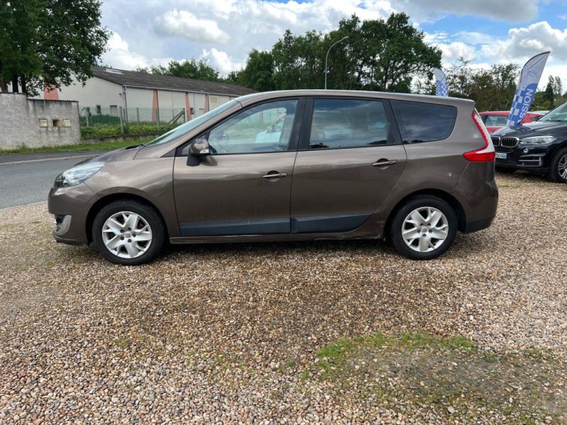 RENAULT GRAND SCENIC 1.5 dCi 110 ch Confort 7PL