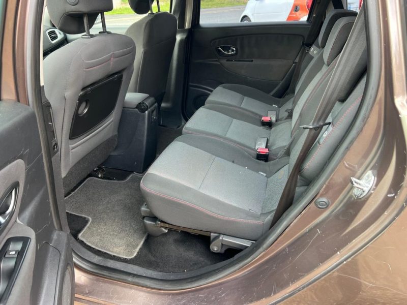 RENAULT GRAND SCENIC 1.5 dCi 110 ch Confort 7PL