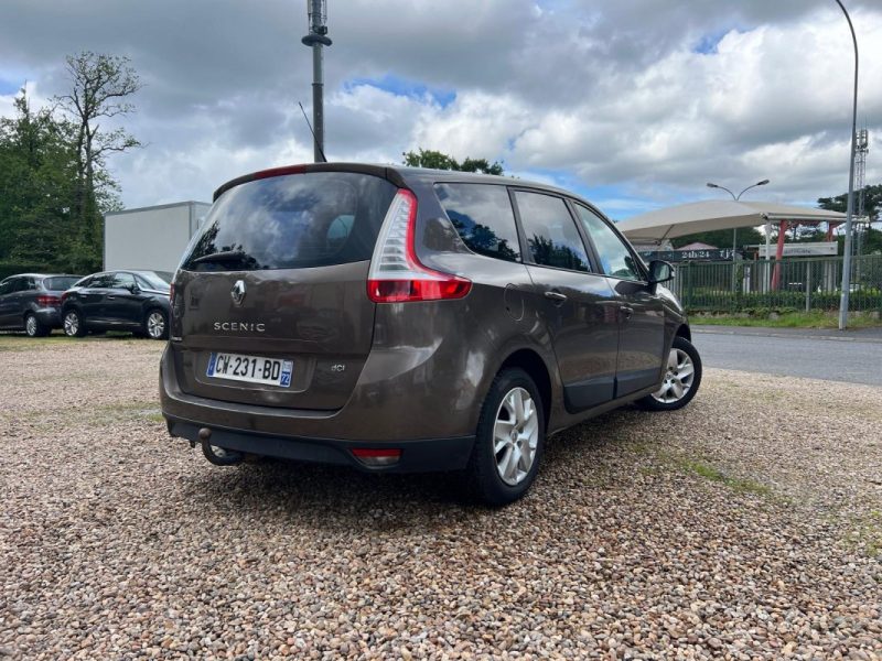 RENAULT GRAND SCENIC 1.5 dCi 110 ch Confort 7PL