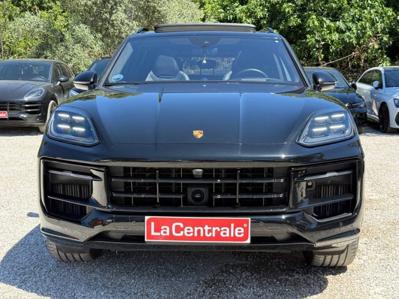PORSCHE CAYENNE GTS FULL OPTION 2024