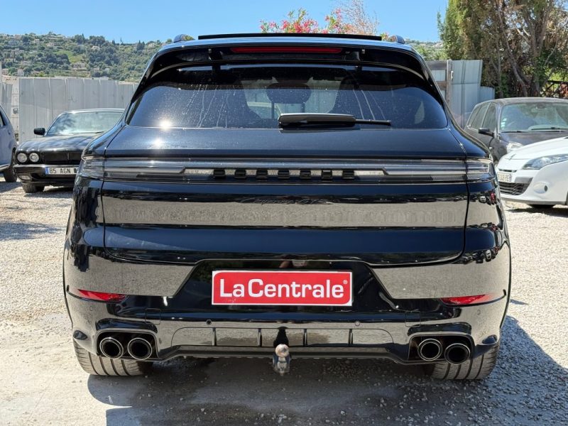 PORSCHE CAYENNE GTS FULL OPTION 2024