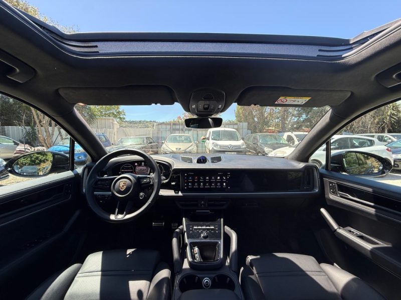PORSCHE CAYENNE GTS FULL OPTION 2024