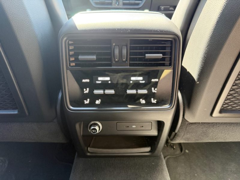 PORSCHE CAYENNE GTS FULL OPTION 2024