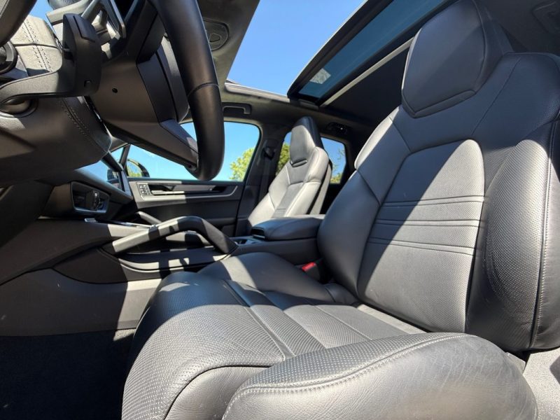 PORSCHE CAYENNE GTS FULL OPTION 2024