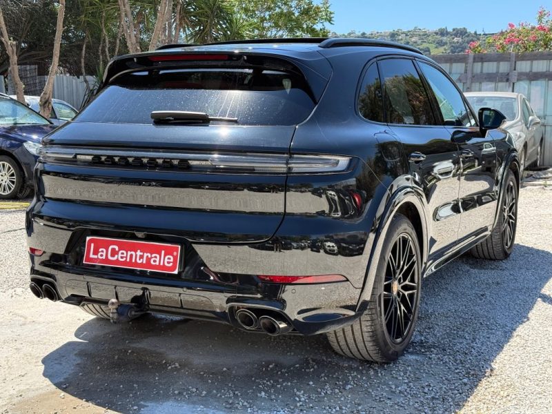 PORSCHE CAYENNE GTS FULL OPTION 2024