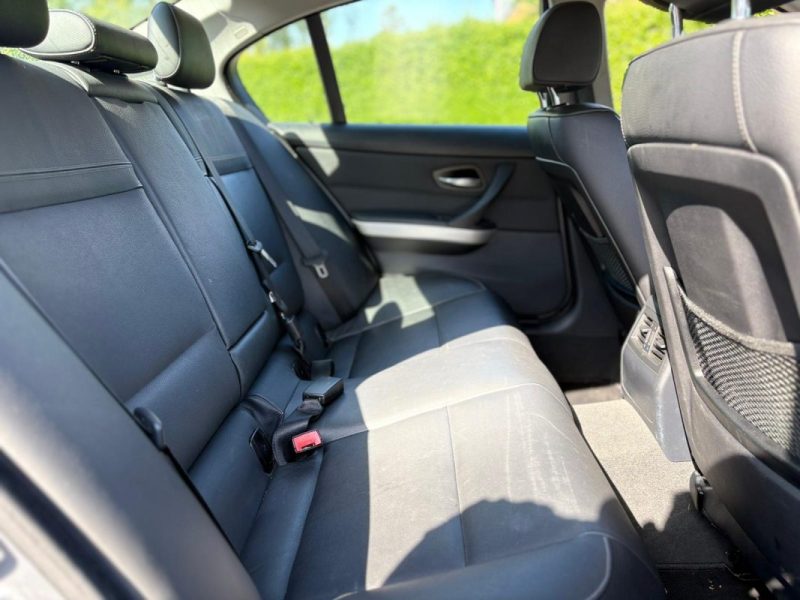 Magnifique BMW SERIE 3 320i Pack Luxe 
