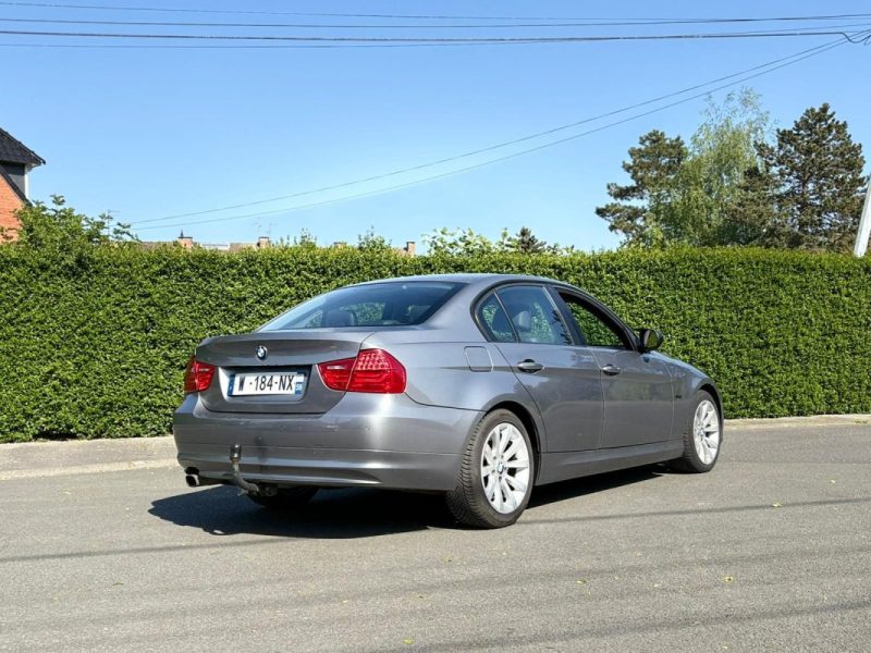 Magnifique BMW SERIE 3 320i Pack Luxe 