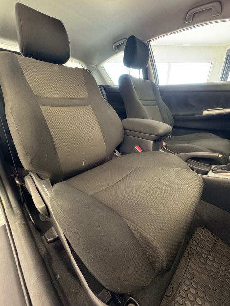 TOYOTA  COROLLA 1.4 VVT-I 97CV GARANTIE 12MOIS OU 15.000KM - Distribution Neuve- Embrayage Neuf