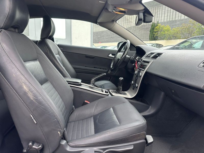 VOLVO C70 2.0D MOMENTUM 2008