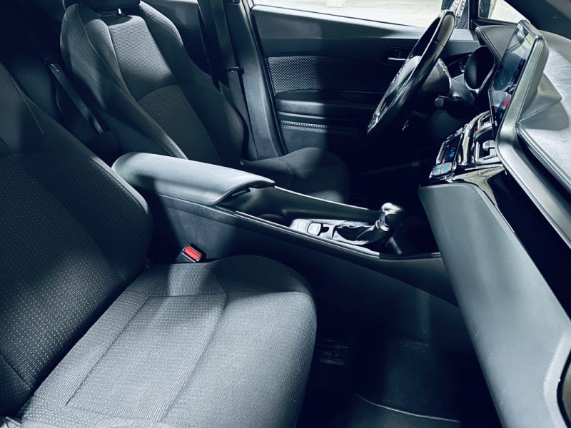 TOYOTA C-HR 122H DYNAMIC 2WD E-CVT  2019