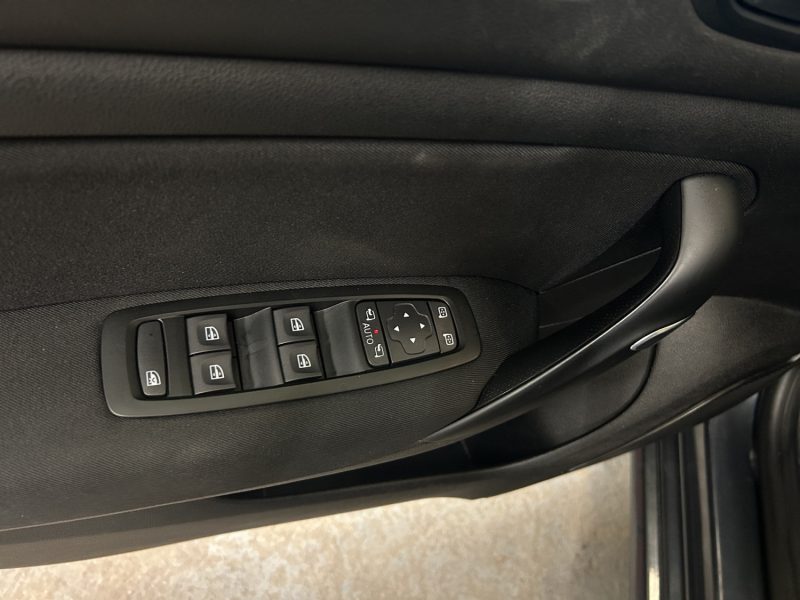 RENAULT MEGANE 4 *ENTRETIEN COMPLET RENAULT* 1.5 BLUE DCI 95CH *BOITE AUTO*.