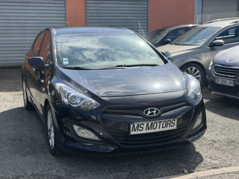 HYUNDAI I30 1.6 CRDI 110 cv -  GARANTIE 12 mois - Pack Sensation 