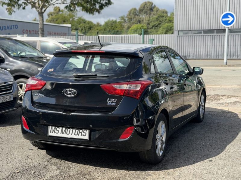 HYUNDAI I30 1.6 CRDI 110 cv -  GARANTIE 12 mois - Pack Sensation 